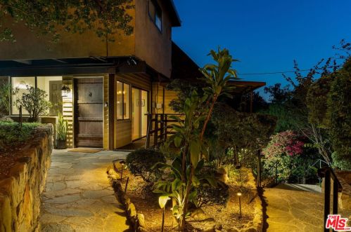 1865 Verdugo Knl Dr, Glendale CA  91208-2627 exterior