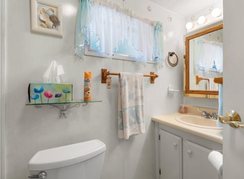 451 New Zealand Rd, Seabrook NH 03874-4113 exterior