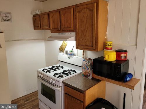 207 Harrison St, Wilmington, DE 19805-3646