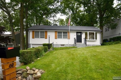 69 Mcnomee St, Oakland NJ  07436-2608 exterior