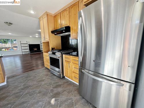 4224 Scenic Ave, West Pittsburg CA  94565-6036 exterior