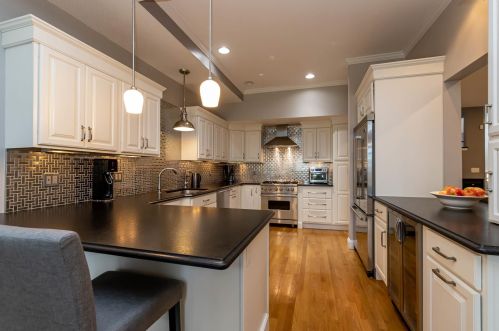 25 Hawthorne Vlg Rd, Nashua NH 03062-2274 exterior