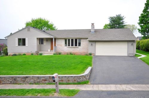 29 Metacomet Rd, Plainville, CT 06062-1821