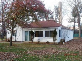 35 Keewaydin Dr, Willoughby, OH 44095-1919