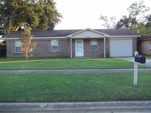 7127 Coronado Dr, Pensacola, FL 32526-3633