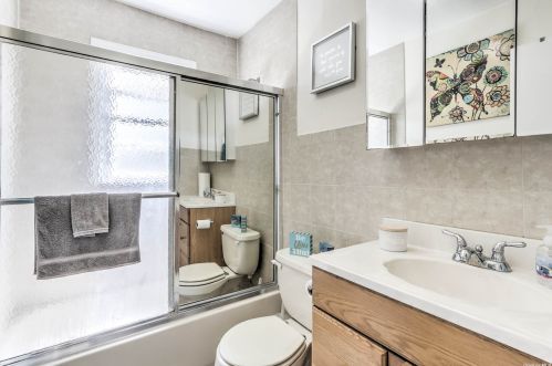 64 Kellum St, North Lindenhurst NY  exterior