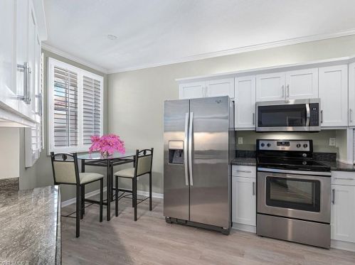 8390 Excalibur Cir, Naples FL  34108-7723 exterior