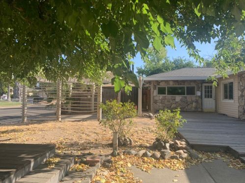 6552 Graylock Ln, North Highlands, CA 95660-3802