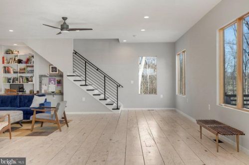 39744 Mount Gilead Rd, Leesburg VA 20175-6712 exterior