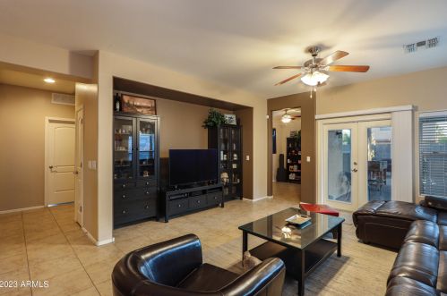 1325 Linda Dr, Casa Grande AZ  85122-3352 exterior