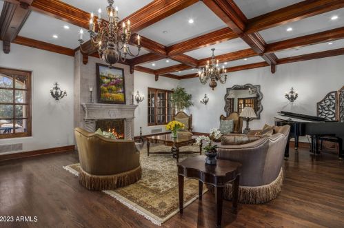 41 Biltmore Est, Phoenix AZ 85016-2819 exterior