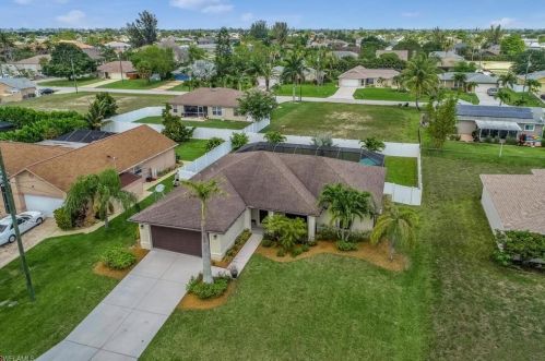 3721 13th Ave, Cape Coral, FL 33909-6458