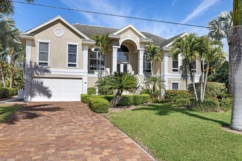 880 Limpet Dr, Sanibel, FL 33957-3806