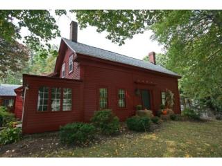 13 Gale Village Rd, Newton, NH 03858-3101