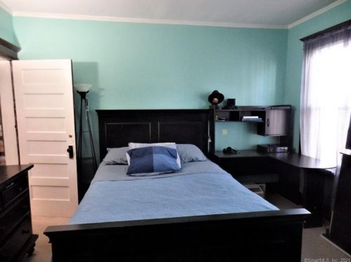 71 Merchant St, Bridgeport CT  06604-2214 exterior