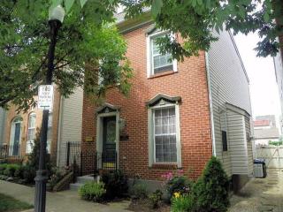 935 Weninger Cir, Cincinnati, OH 45203-3181