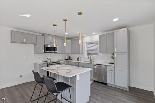 1412 Ashe St, Burlington NC  27217-2810 exterior