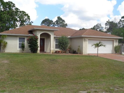 1137 Dutchess St, Lehigh Acres, FL 33974-4754