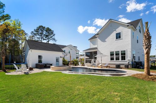4066 Maidstone Dr, Mount Pleasant SC  29466-7506 exterior