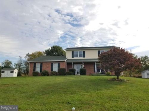 21 Shetland Dr, Shrewsbury, PA 17361-1346
