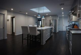 13512 Chandler Blvd, Van Nuys CA  91401-5231 exterior