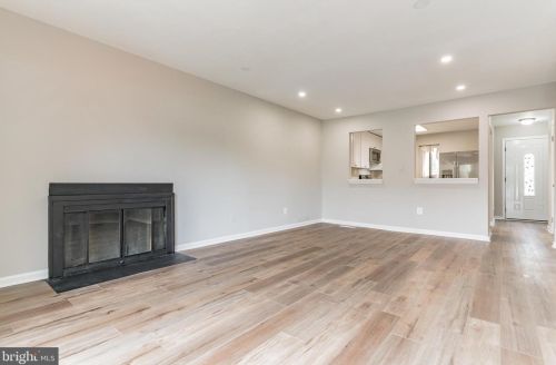 759 Wheeler Hill Dr, Washington, DC 20032-4142