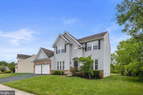 19 Calvarese Dr, Bear, DE 19701-6007