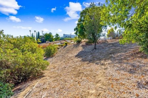 1136 Avocado Crst Rd, La Habra CA 90631-8108 exterior