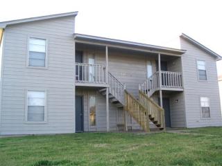 706 Wellesley Ct, College Station TX  77840-2161 exterior