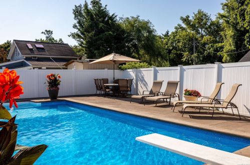 30 Swezey St, Canaan Lake NY  11772-4126 exterior