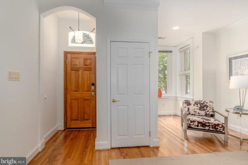 1522 10th St, Washington, DC 20001-3214