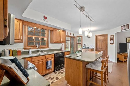 130 Maplevue Dr, Beaver Falls PA  15010-1475 exterior
