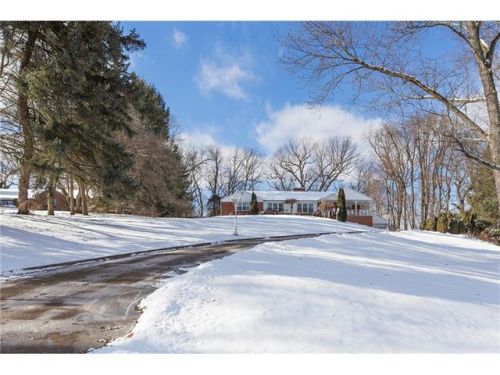 1823 Village Rd, Glenshaw, PA 15116-2110