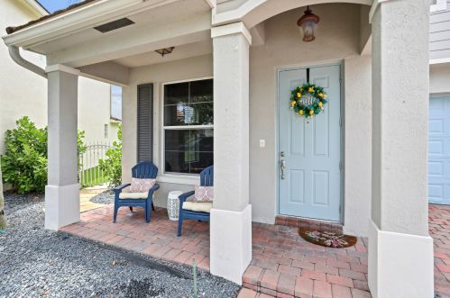 521 Mulberry Grove Rd, West Palm Beach, FL 33411-4517