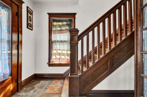 7195 River Dr, West Bend, WI 53090-1164