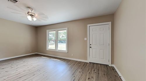 604 11th St, Webberville, TX 78621-2003