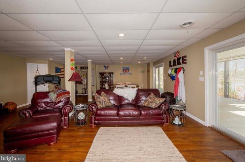 193 White Oak Dr, Mineral VA  23117-4705 exterior