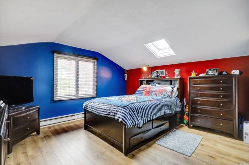 6 Hayuta Ct, Holtsville NY  11742-1206 exterior