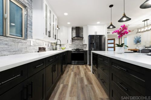 365 Alameda Blvd, San Diego CA  92118-1134 exterior