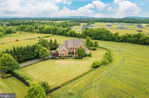 13000 Bruce Ct, Lovettsville, VA 20180-2963