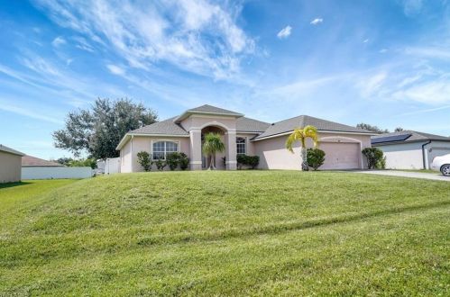 1718 2nd Ave, Cape Coral, FL 33909-5201