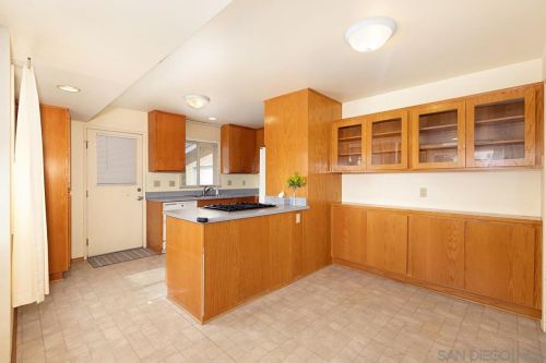 1804 Westinghouse St, San Diego CA 92111-7137 exterior