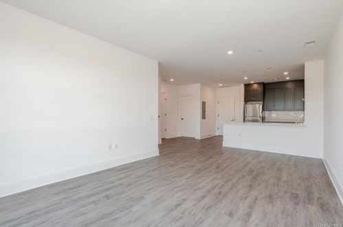 585 North Ave, New Rochelle NY  10801-2624 exterior