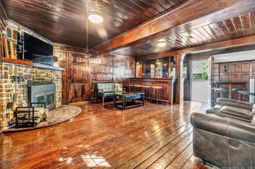 588 Lincoln St, New Britain CT  06052-1820 exterior