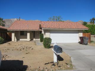52145 Avenida Bermudas, La Quinta CA  92253-5201 exterior
