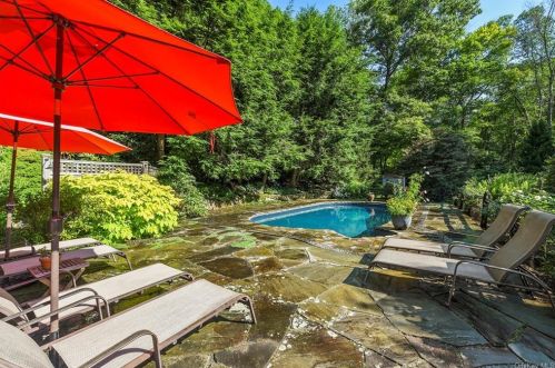 47 Fox Run Rd, Scotts Corners, NY 10576-1726