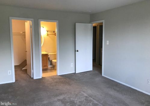 3094 Harbour Dr, Palmyra NJ 08065-2217 exterior