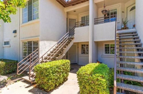 4817 Bella Pacific Row, San Diego, CA 92109-2377
