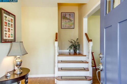 731 Santa Ana Ln, Concord, CA 94518-2809