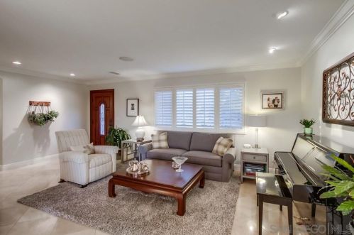 7060 Dennison St, San Diego CA 92122-2431 exterior